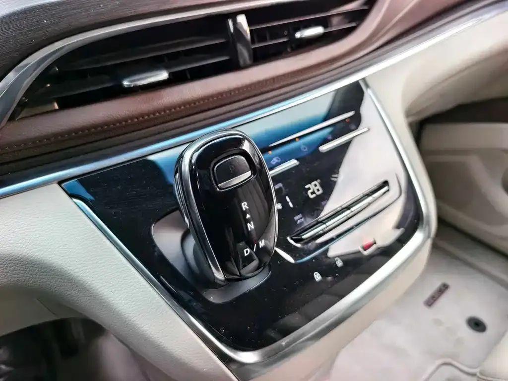 Buick GL8 2024 из CN, фото 8