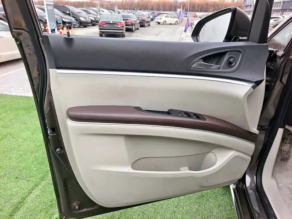 Buick GL8 2024 из CN, фото 7