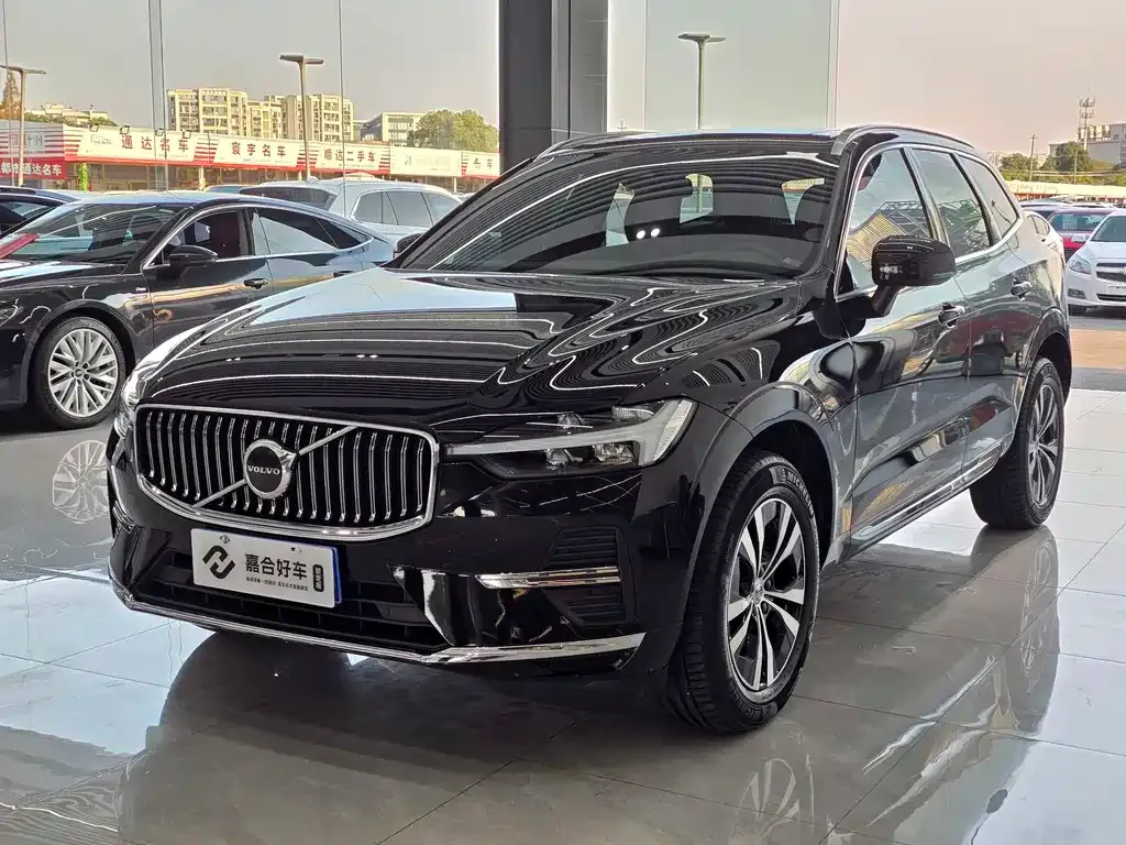 Volvo XC60 2023 из CN, фото 1