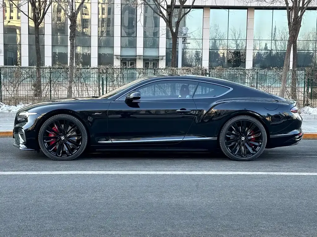 Bentley Continental PHEV 2025 из CN, фото 9