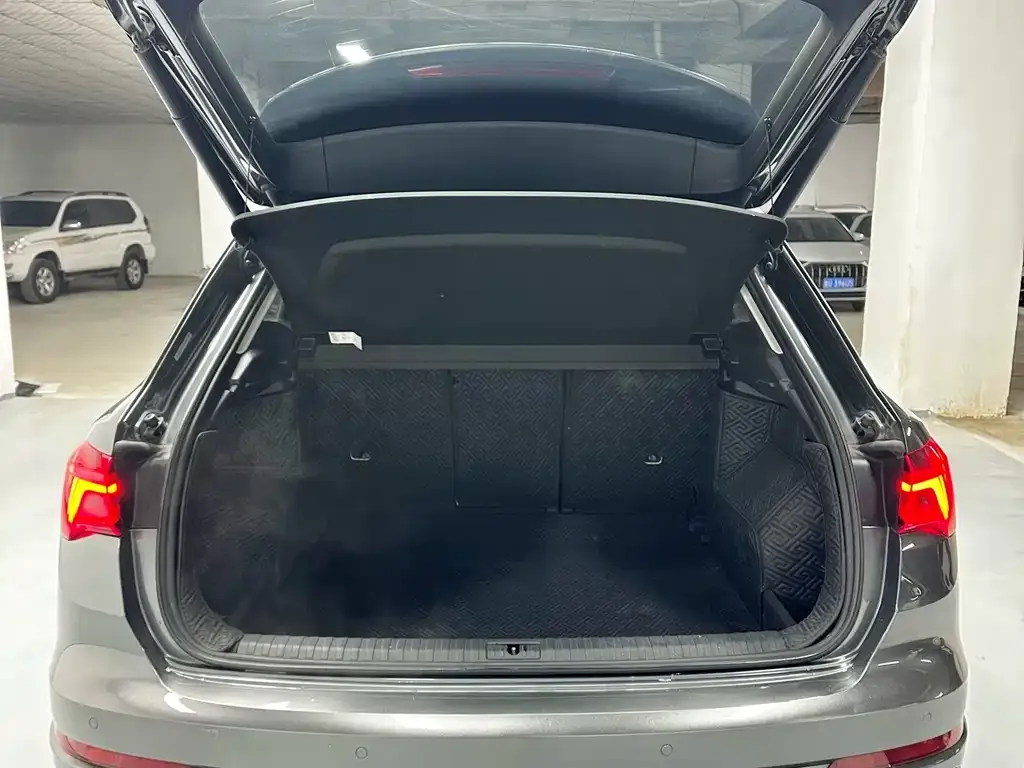 Audi Q3 2021 из CN, фото 2