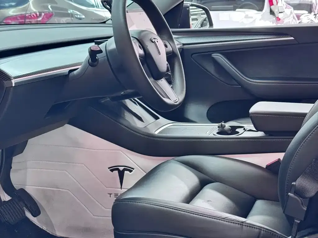 Tesla Model Y 2024 из CN, фото 5