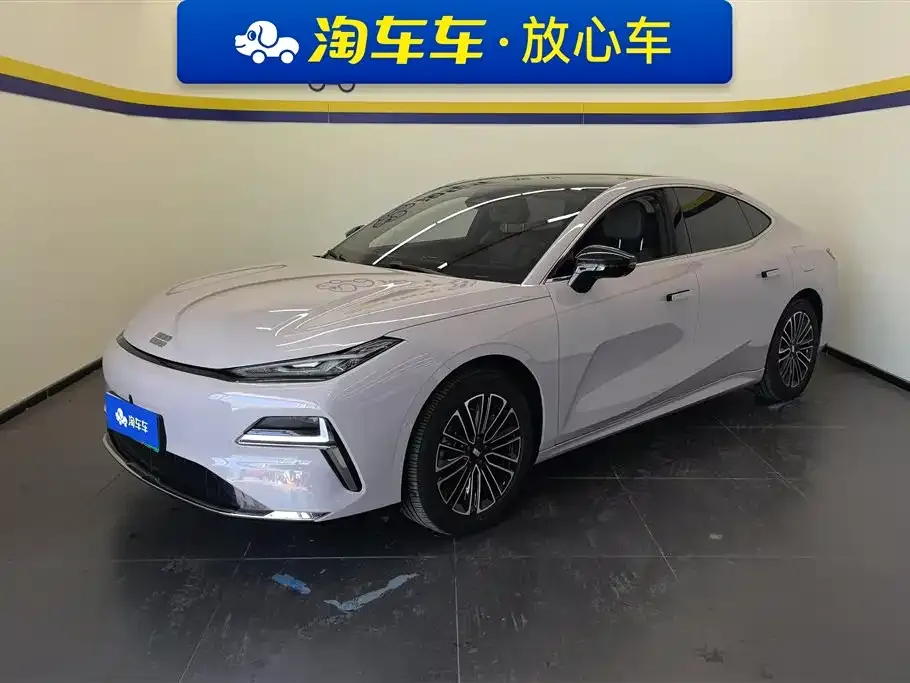 Geely Galaxy Xingyao 8 2025 из CN, фото 1