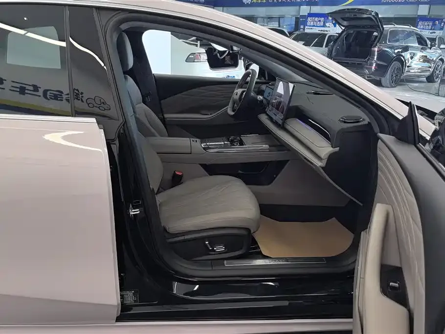 Geely Galaxy Xingyao 8 2025 из CN, фото 8