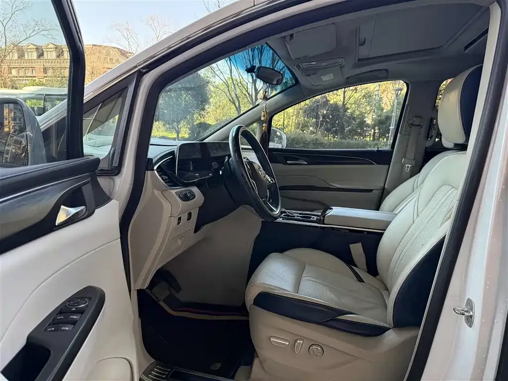 Buick GL8 2021 из CN, фото 5