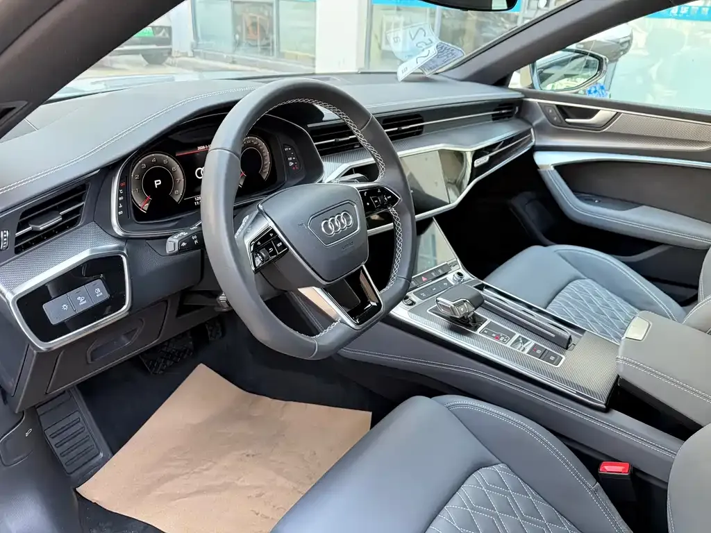 Audi A7L — фото 7