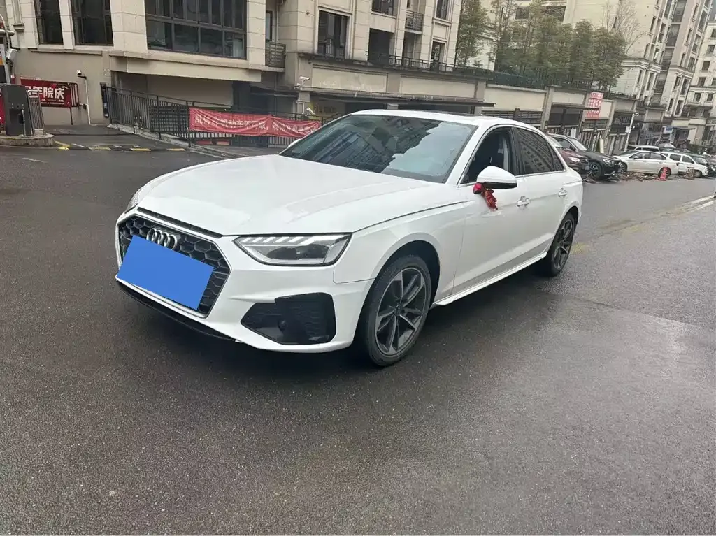 Audi A4L 2022 из CN, фото 1