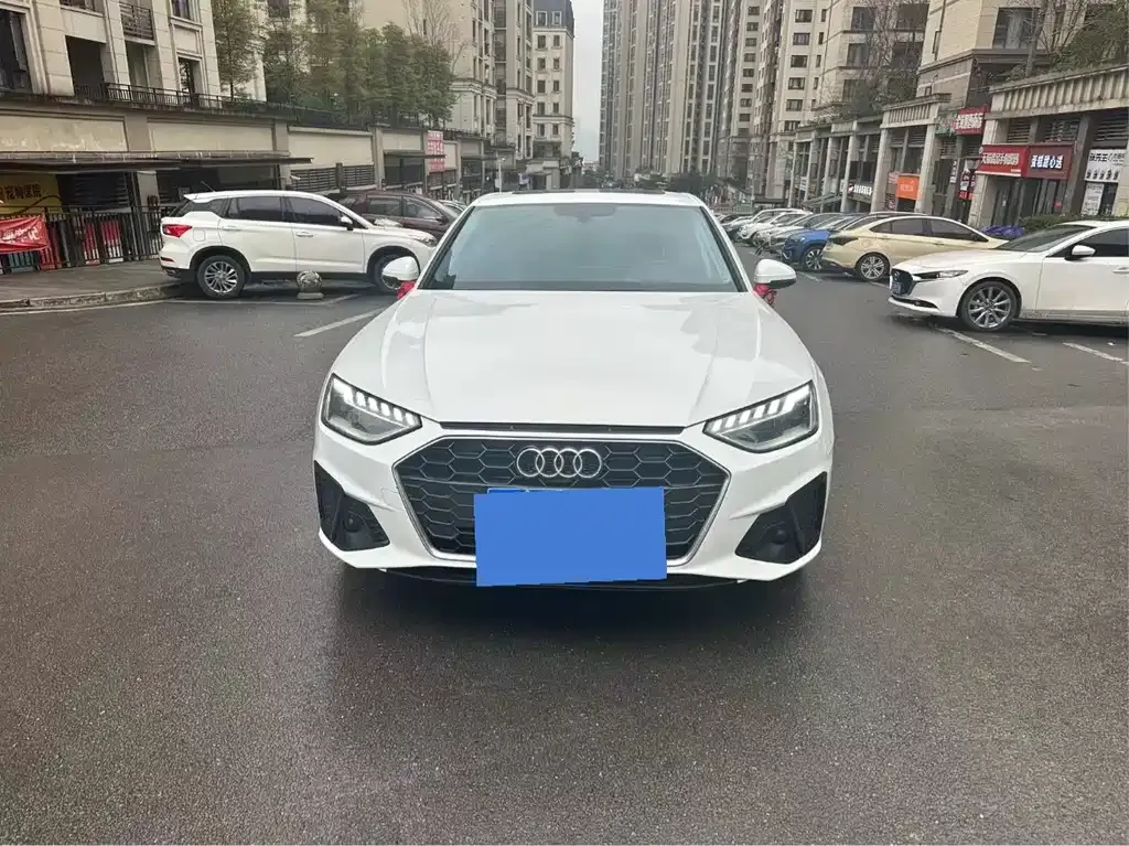 Audi A4L 2022 из CN, фото 3
