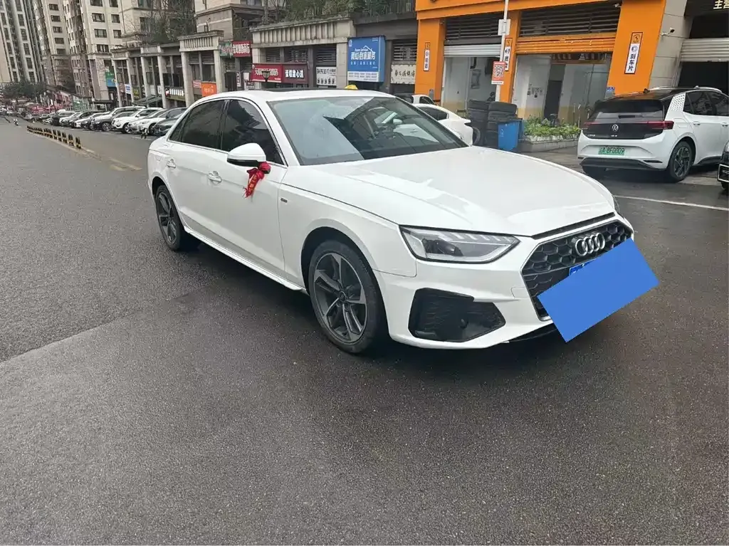 Audi A4L 2022 из CN, фото 6