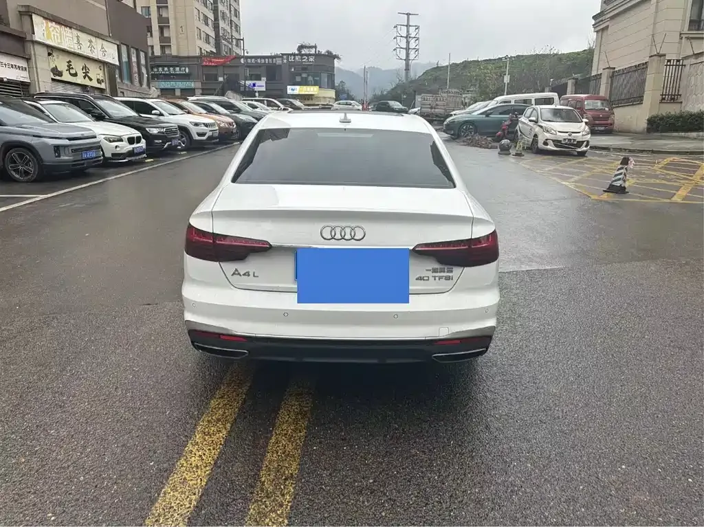 Audi A4L 2022 из CN, фото 8