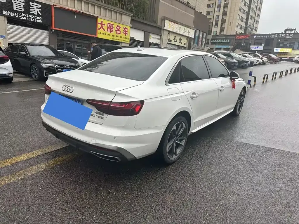 Audi A4L 2022 из CN, фото 7