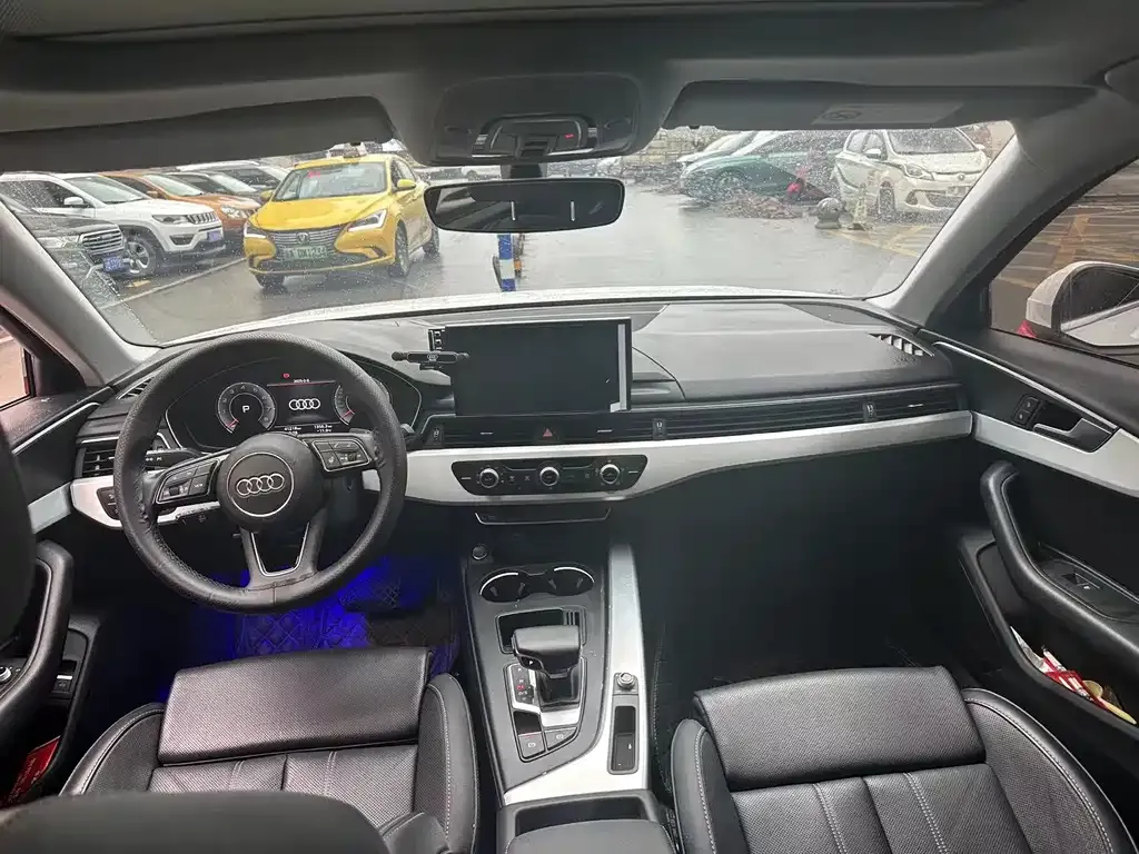 Audi A4L 2022 из CN, фото 9