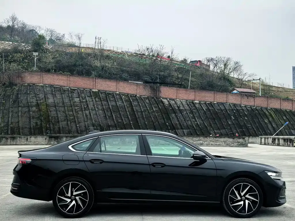 Volkswagen Magotan 2024 из CN, фото 9