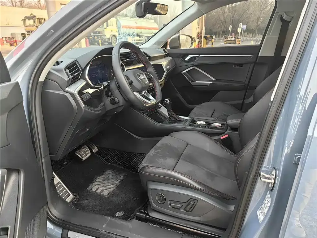 Audi Q3 2023 из CN, фото 2