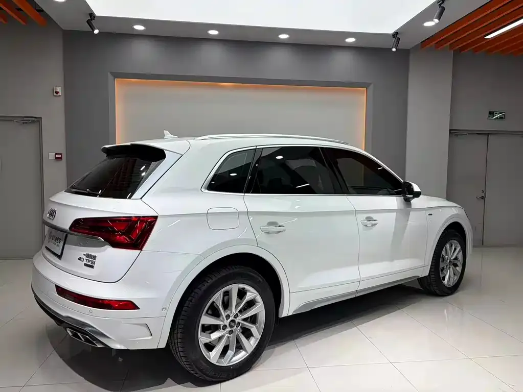 Audi Q5L 2022 из CN, фото 2