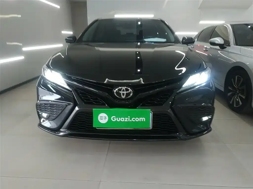 Toyota Camry 2023 из CN, фото 5