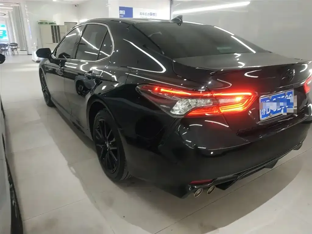 Toyota Camry 2023 из CN, фото 2