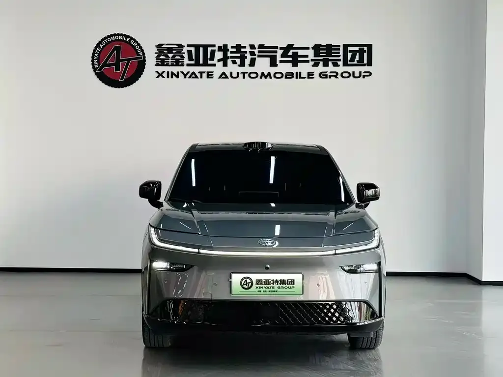 Toyota Platinum 3X 2025 из CN, фото 6