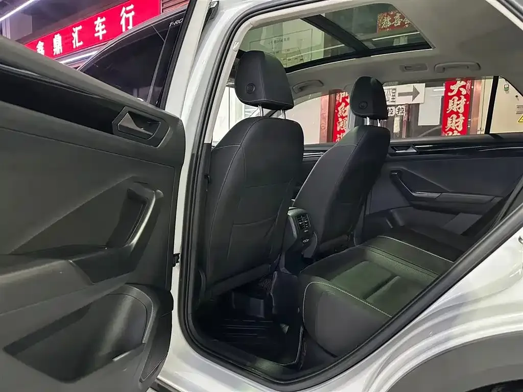 Volkswagen T-Roc 2022 из CN, фото 2