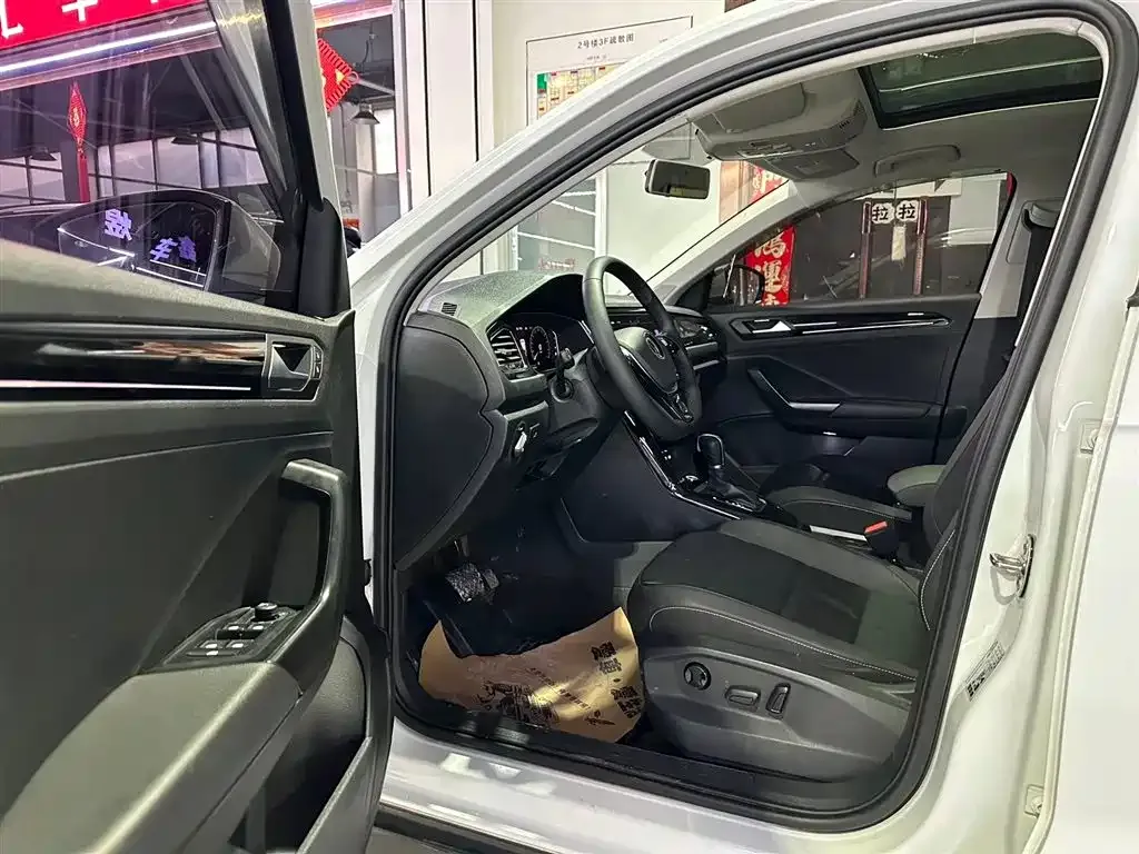 Volkswagen T-Roc 2022 из CN, фото 8