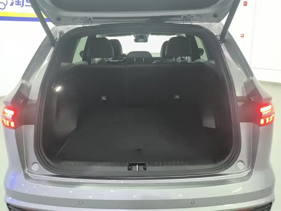 Geely Xingyue L 2024 из CN, фото 2