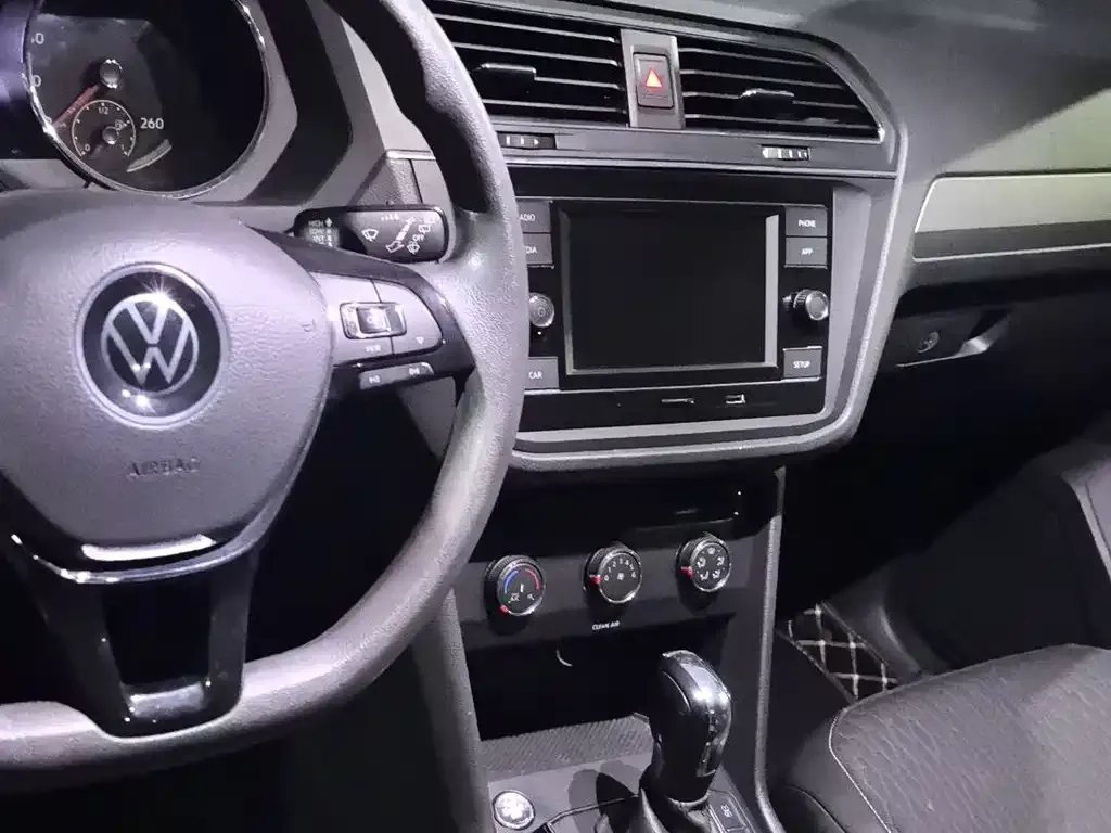 Volkswagen Tiguan L 2021 из CN, фото 8