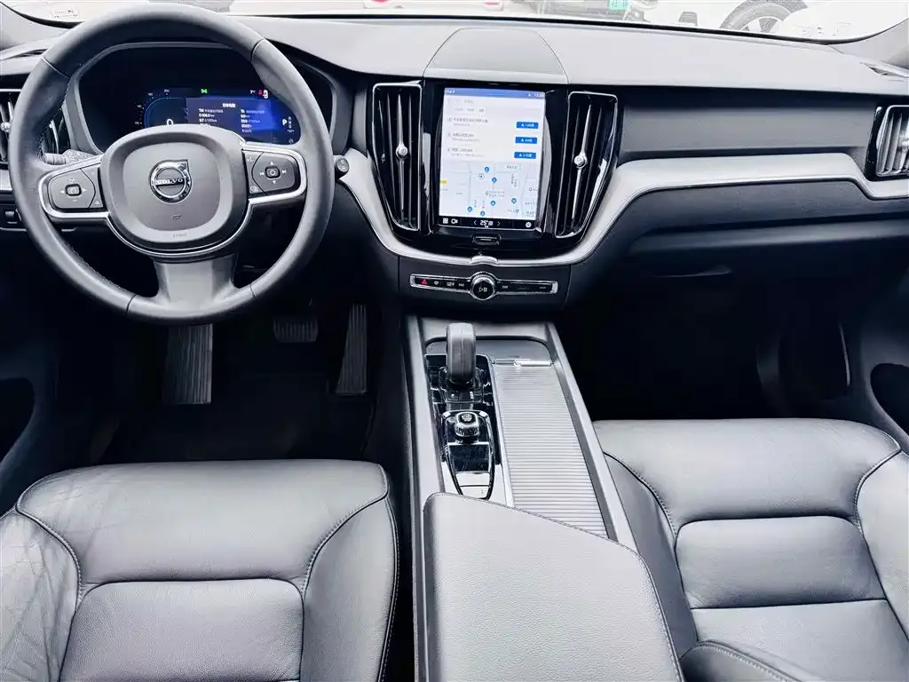 Volvo XC60 2022 из CN, фото 7