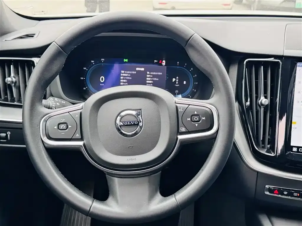 Volvo XC60 2022 из CN, фото 8