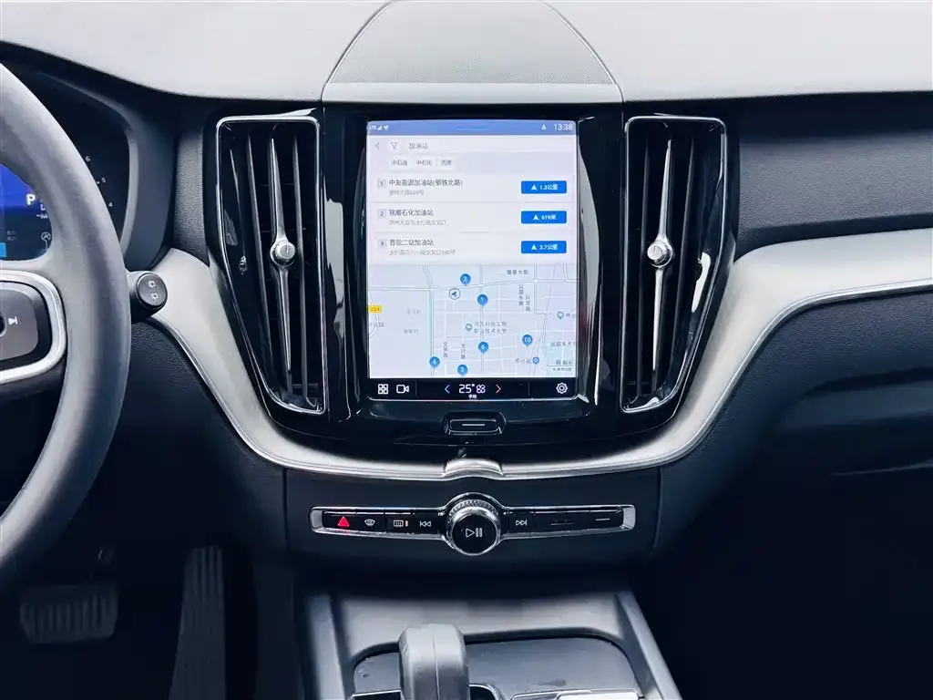 Volvo XC60 2022 из CN, фото 2