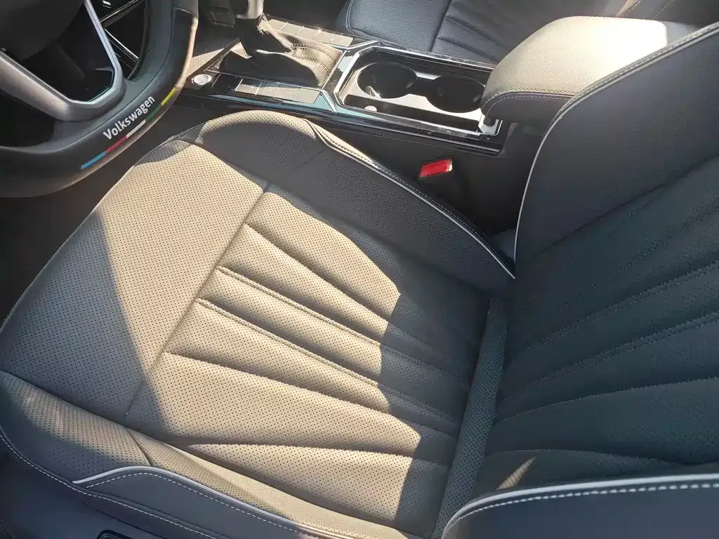 Volkswagen Passat — фото 10