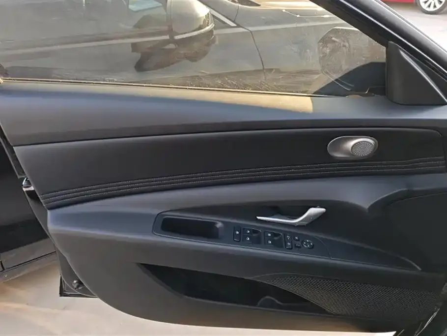 Hyundai Elantra 2025 из CN, фото 2