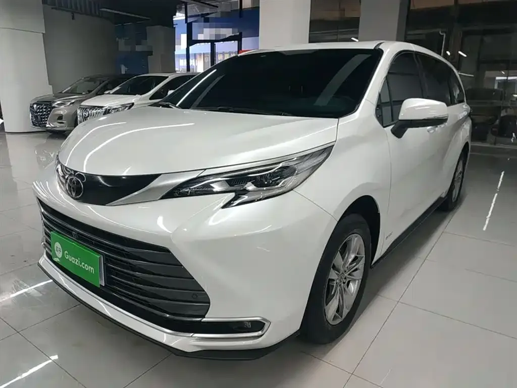 Toyota Sienna 2025 из CN, фото 1