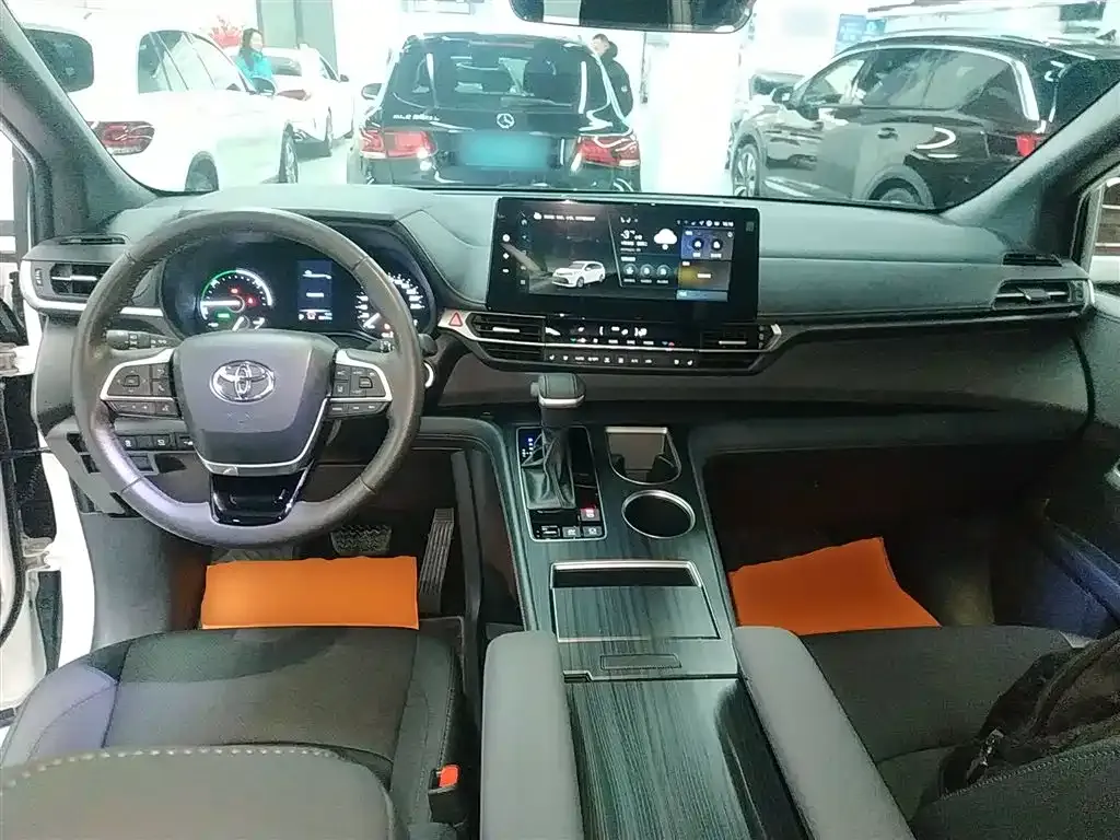 Toyota Sienna 2025 из CN, фото 4