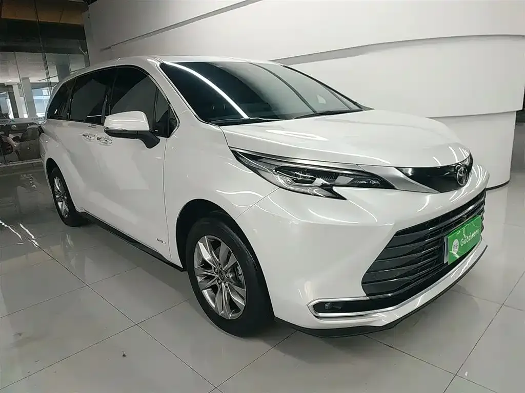 Toyota Sienna 2025 из CN, фото 2