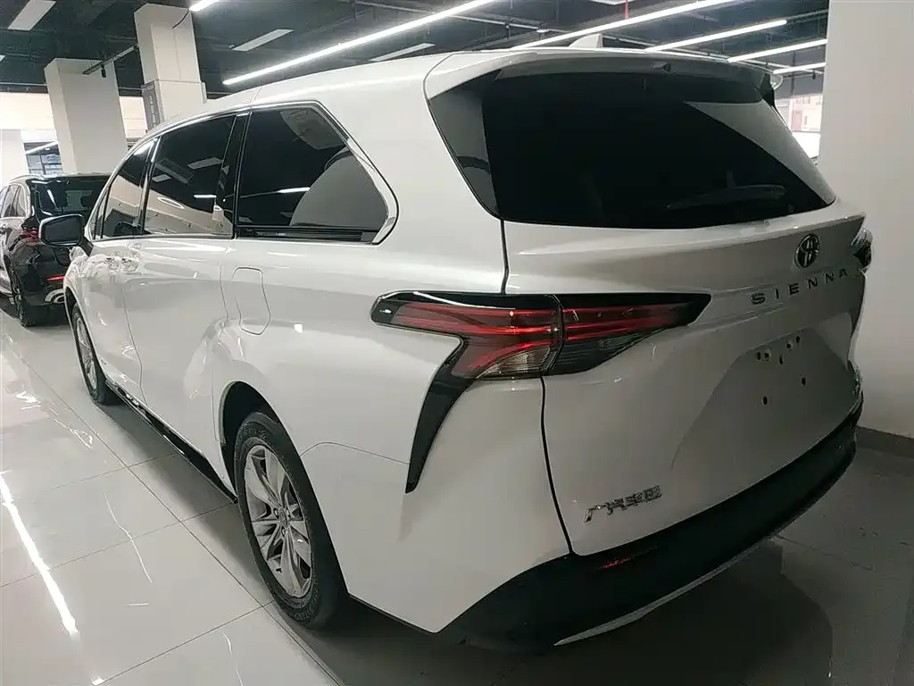 Toyota Sienna 2025 из CN, фото 9