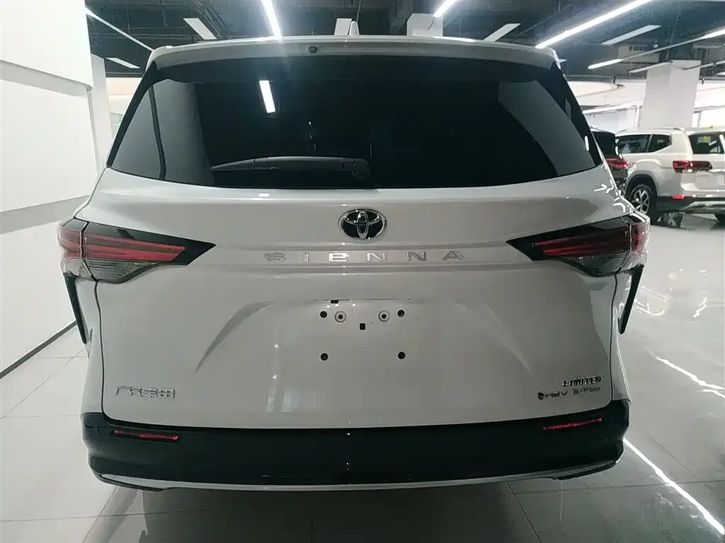 Toyota Sienna 2025 из CN, фото 6