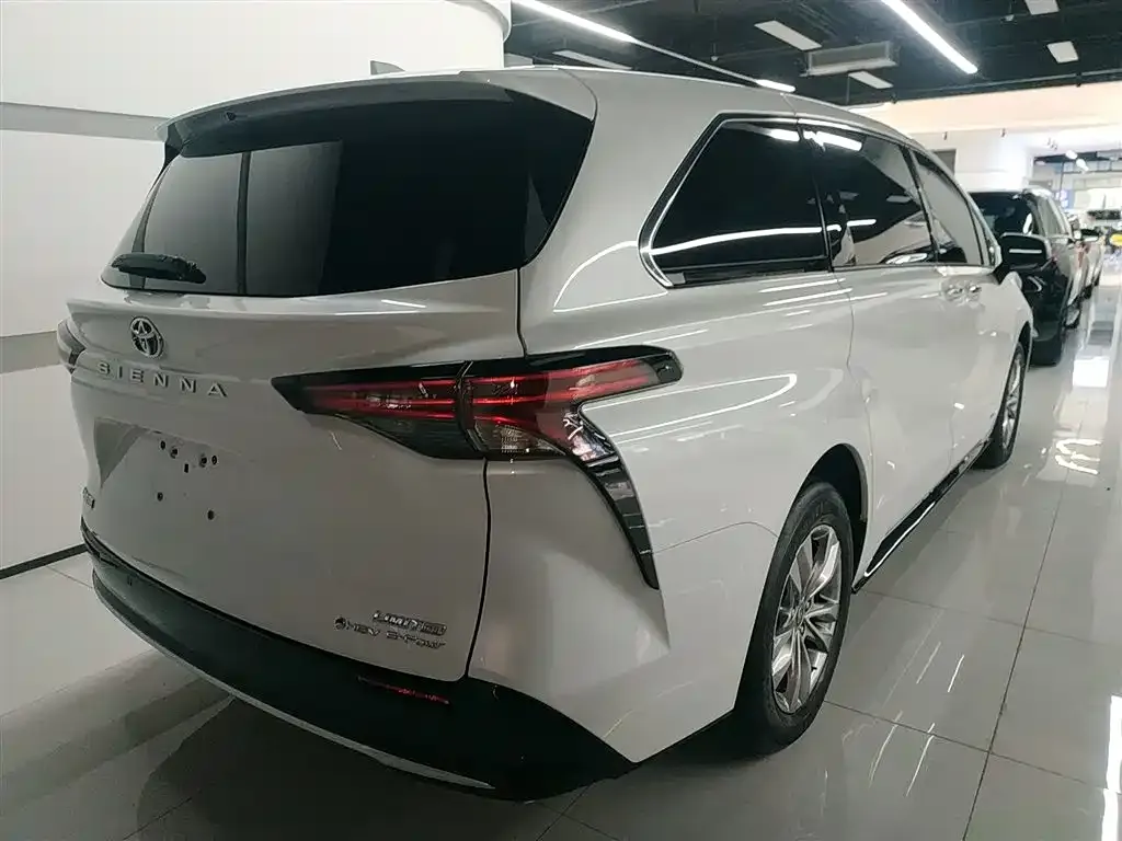 Toyota Sienna 2025 из CN, фото 8
