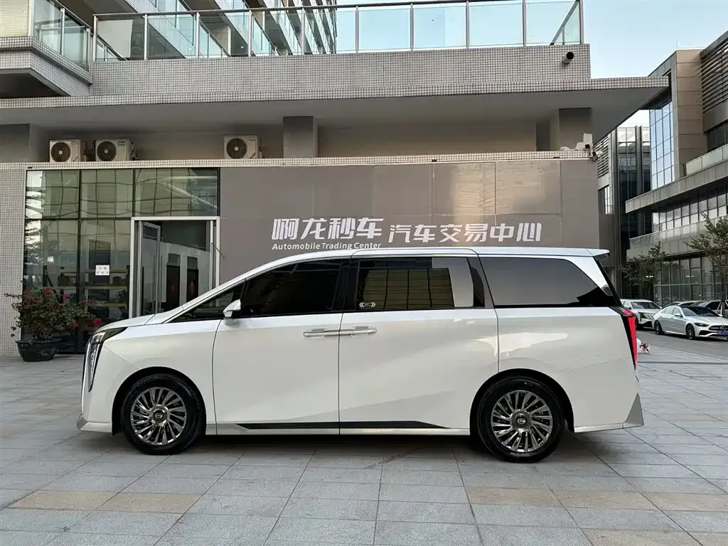 GAC Motor Trumpchi M8 — фото 9