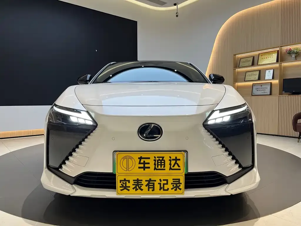 Lexus RZ 2023 из CN, фото 1
