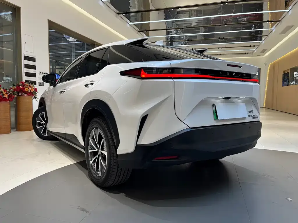 Lexus RZ 2023 из CN, фото 2