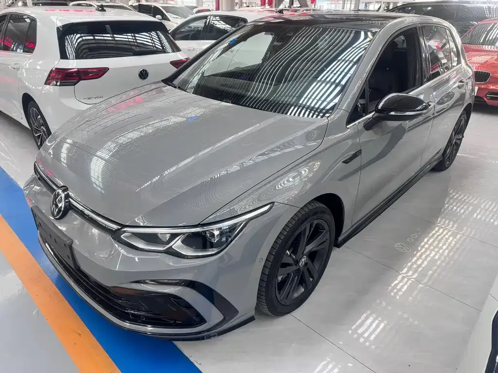 Volkswagen Golf 2024 из CN, фото 1