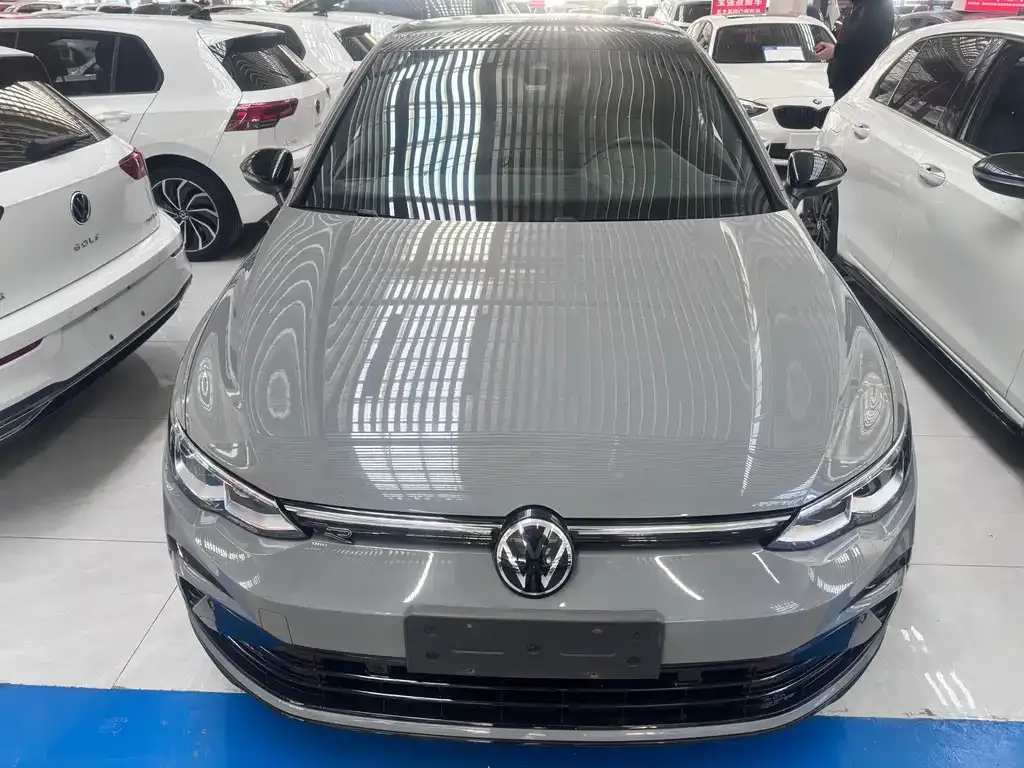 Volkswagen Golf 2024 из CN, фото 3