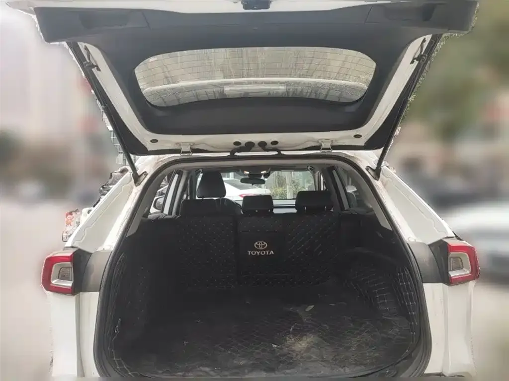 Toyota Wildlander 2023 из CN, фото 2