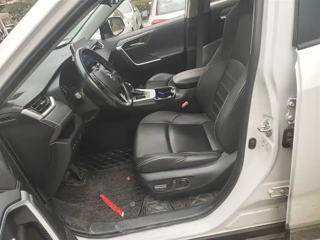 Toyota Wildlander 2023 из CN, фото 10