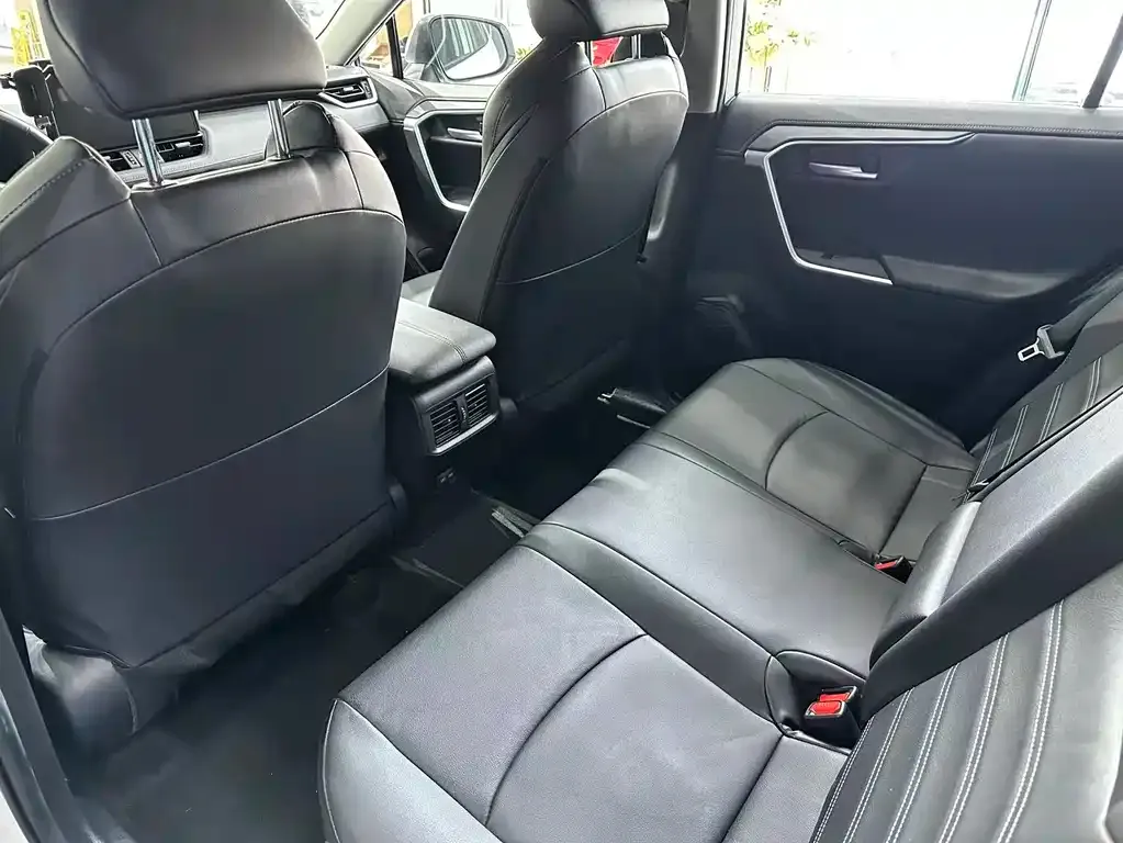 Toyota Wildlander 2022 из CN, фото 7