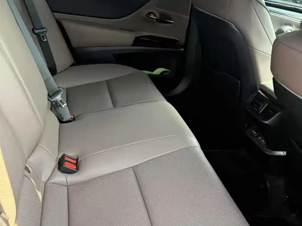 Lexus ES 2023 из CN, фото 4