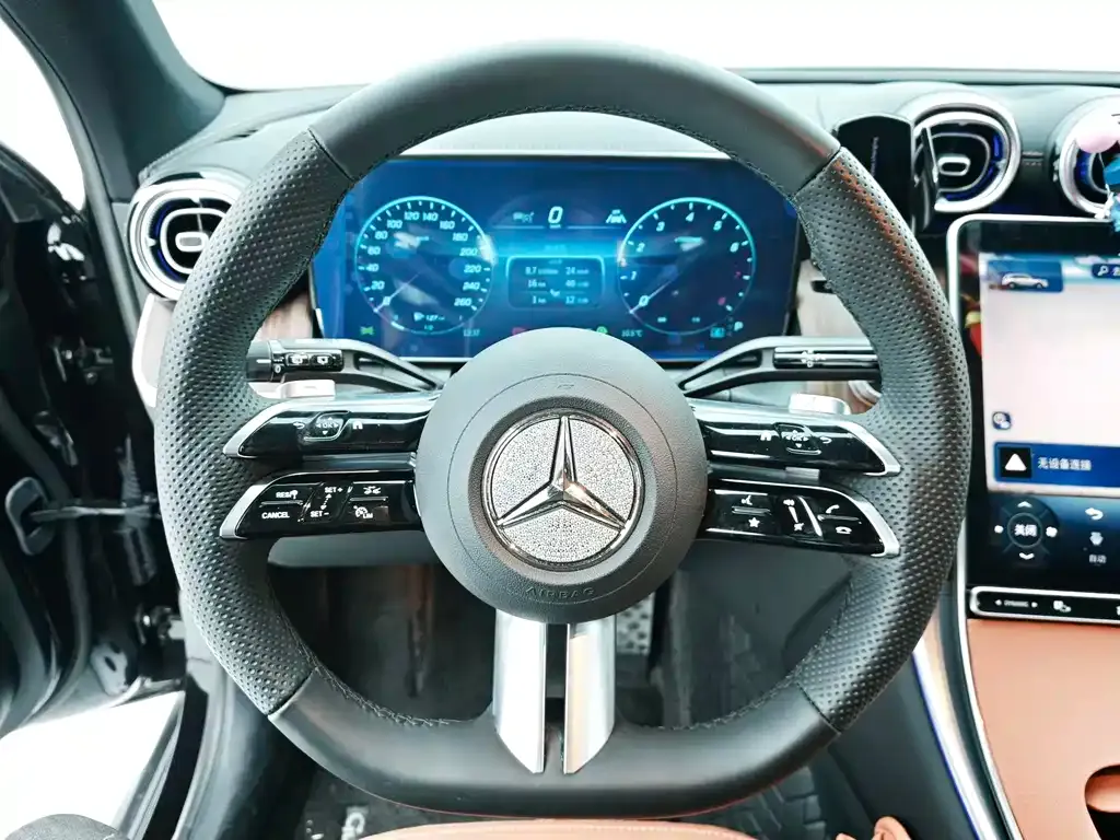 Mercedes-Benz GLC — фото 4
