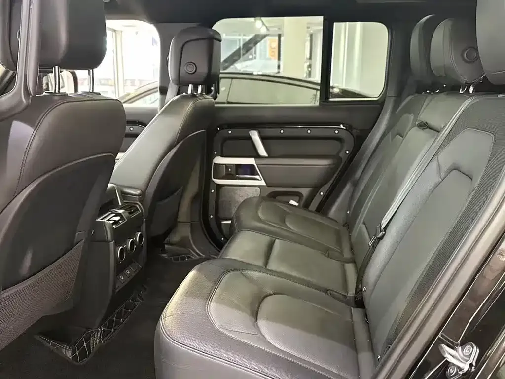Land Rover Defender 2023 из CN, фото 2