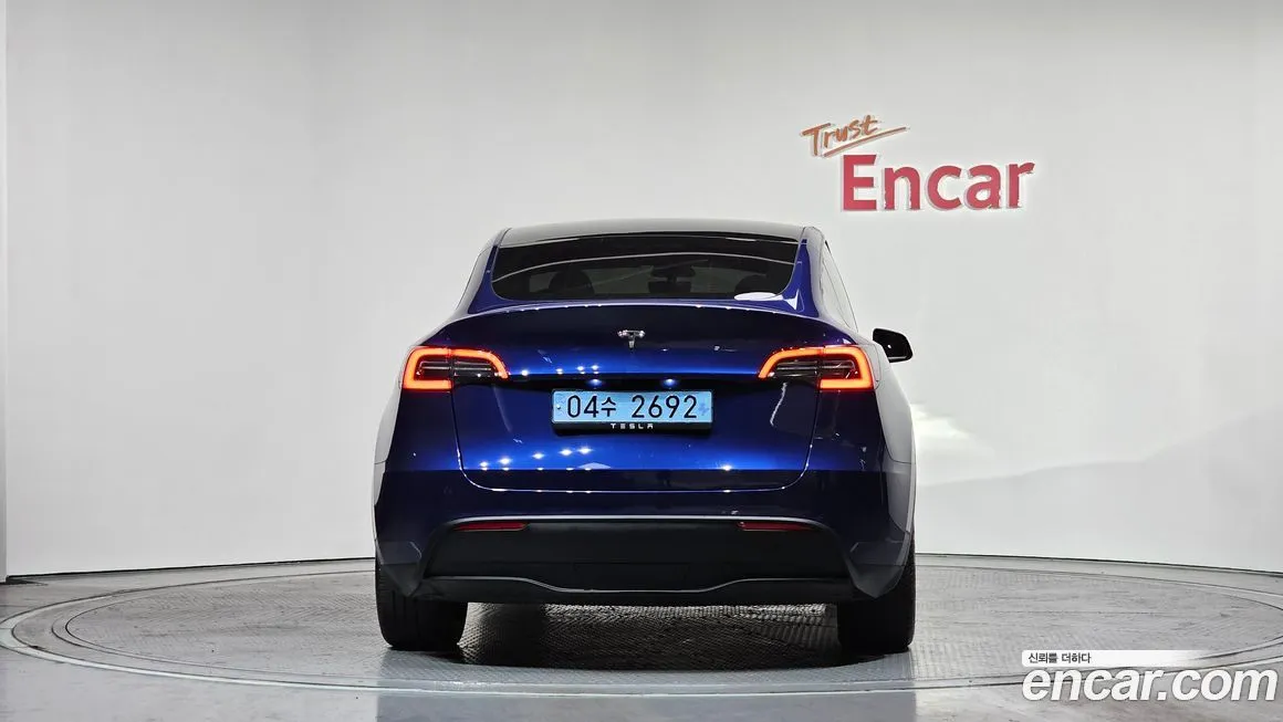 Tesla Model Y — фото 2