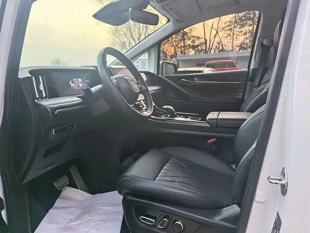 GAC Motor Trumpchi M8 — фото 10